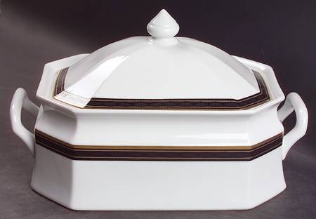 Black Dress 2 Quart Oval Covered Casserole