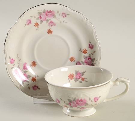 Bouquet Footed Cup & Saucer Set