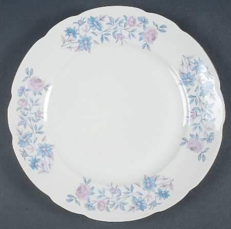 Gloria (Flowers, Platinum Trim) Luncheon Plate