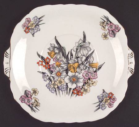 Daffodil (England) Handled Cake Plate