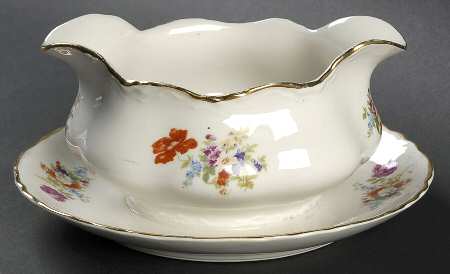 COS2 Gravy Boat with Attached Underplate