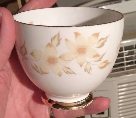 CRS37 Footed Cup