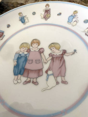 Les Enfants Child's Plate