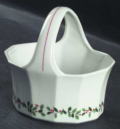 Holly Ridge by Colonial Candle