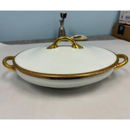 Blois Oval Covered Vegetable