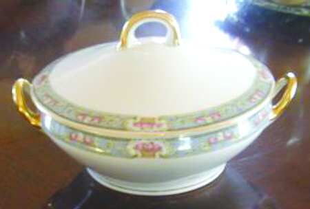 2181 Round Covered Vegetable