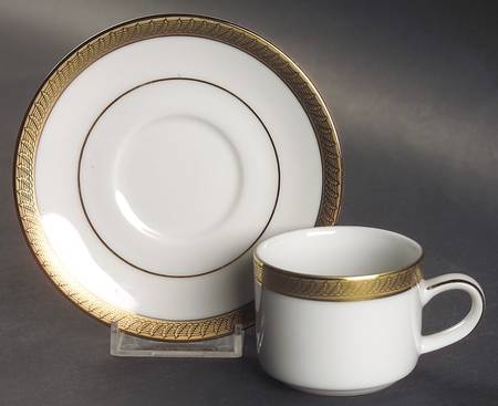 Pure Gold Flat Demitasse Cup & Saucer Set