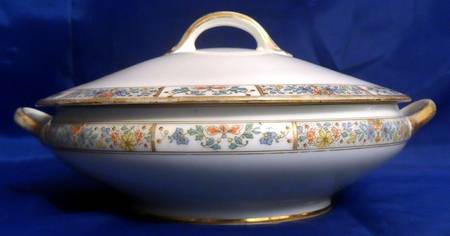 Schleiger 1356 Round Covered Vegetable