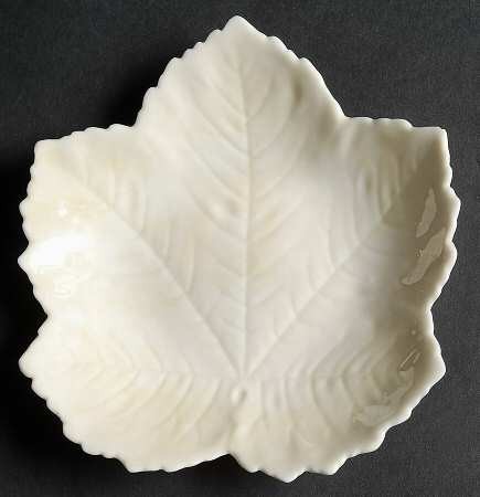 Leaf, Shell & Heart Shaped Plates 5'' Sycamore Leaf Plate