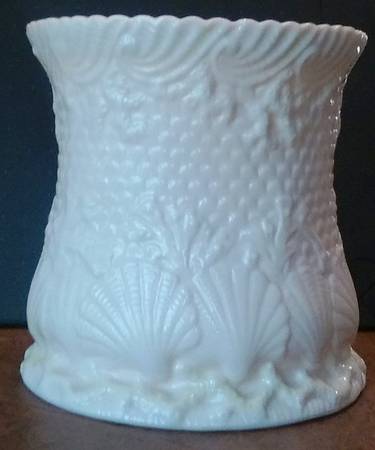 New Shell White Biscuit Barrel No Lid