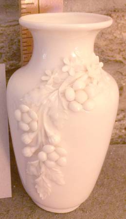 Vases Henshall Flowered Spill Vase