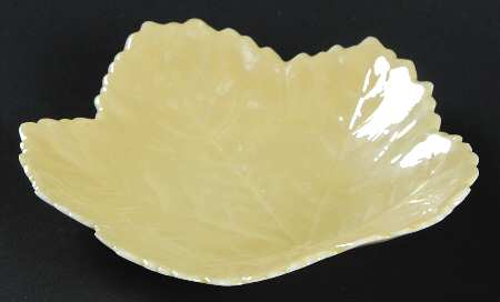 Leaf, Shell & Heart Shaped Plates 4'' Sycamore Leaf Plate