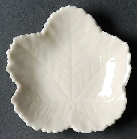 Leaf, Shell & Heart Shaped Plates 4'' Sycamore Leaf Plate