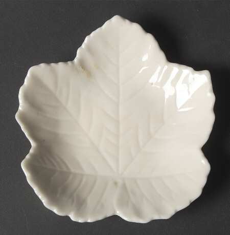Leaf, Shell & Heart Shaped Plates 4'' Sycamore Leaf Plate