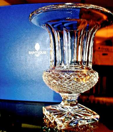 Versailles 15" Footed Vase