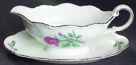 CAT3 Gravy Boat with Attached Underplate