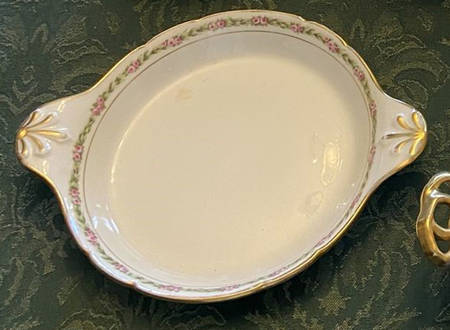 CHF404 Handled Cake Plate