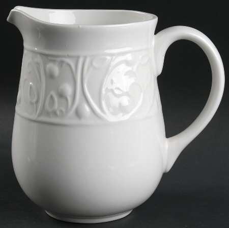 Tanglewood 64 Oz Pitcher