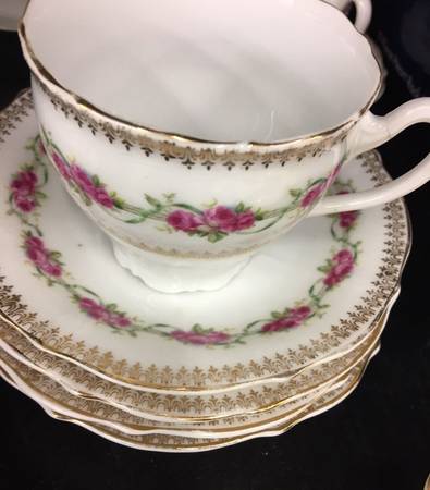 22636 Footed Cup & Saucer Set