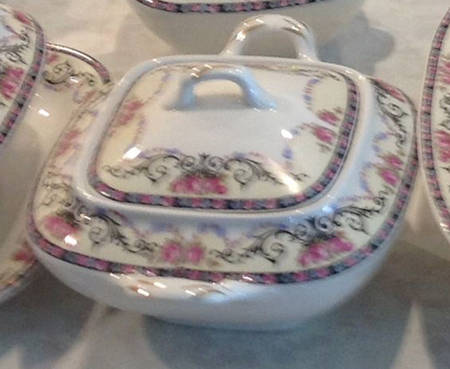 34464 1-2 Sugar Bowl & Lid