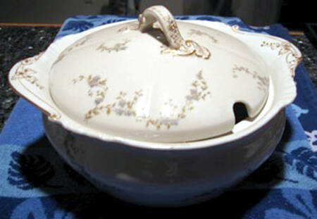 Head 62 Tureen &  Lid