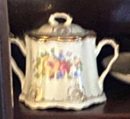 CRO151 Sugar Bowl & Lid