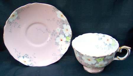 A15656 Footed Cup & Saucer Set