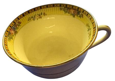 CAN108 Footed Cup