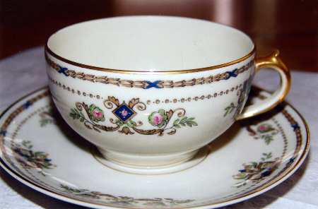 CHF474 Flat Cup & Saucer Set