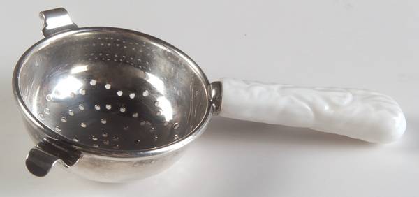 Countryware (1 Piece) Tea Strainer W/Silverplate Bowl