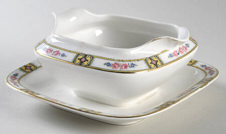 CLT29 Gravy Boat with Attached Underplate