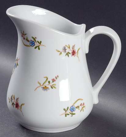 Versailles (Smooth) 40 Oz Pitcher