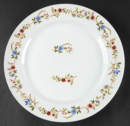 Versailles (Smooth) Dinner Plate