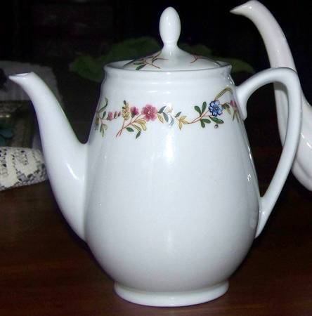 Versailles (Smooth) Coffee Pot & Lid