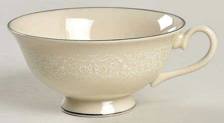 Lyric Footed Cup