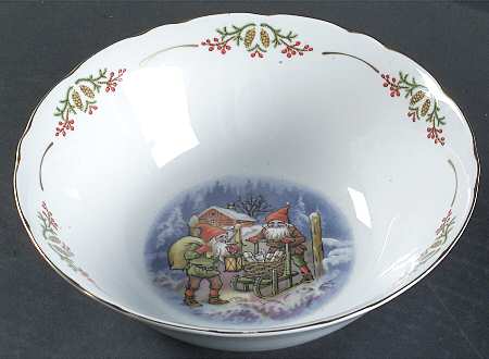 Old Fashioned Christmas 9" Round Vegetable Bowl