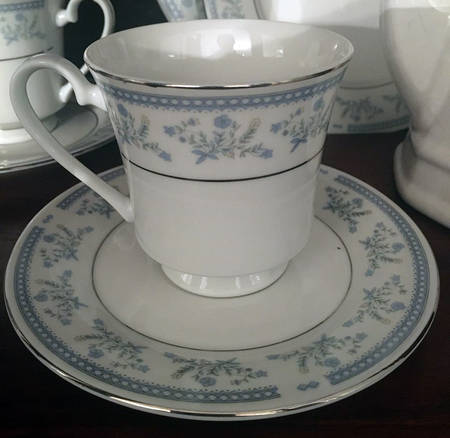 CX792 Footed Cup & Saucer Set