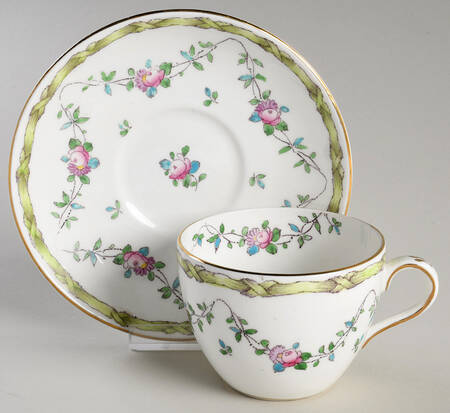 F6242 Flat Cup & Saucer Set