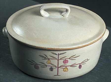 Tree of Life 1.25 Qt Round Covered Casserole