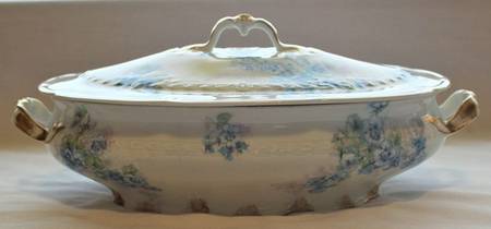 Schleiger 384 Oval Covered Vegetable