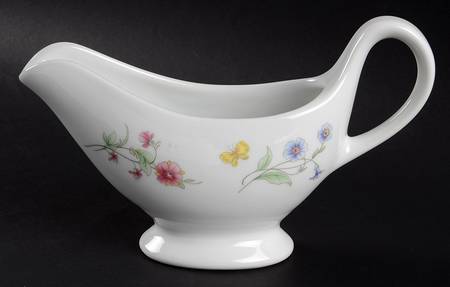 Trellis (Smooth) Gravy Boat