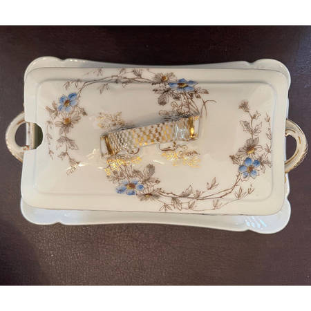 Schleiger 1301 Gravy Boat w/Attached Underplate & Lid