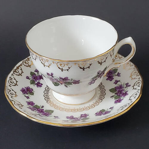 A560 Footed Cup & Saucer Set