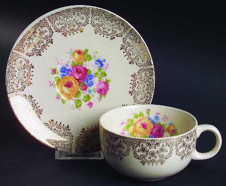 CRO181 Flat Cup & Saucer Set