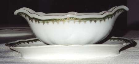 CIM49 Gravy Boat with Attached Underplate