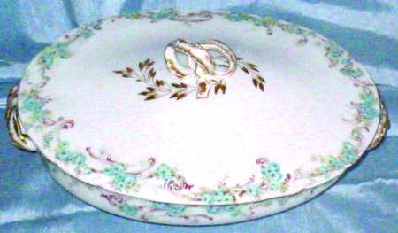 CHF646 Oval Covered Vegetable