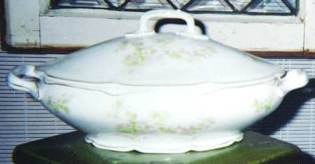 CAR99 Oval Covered Vegetable