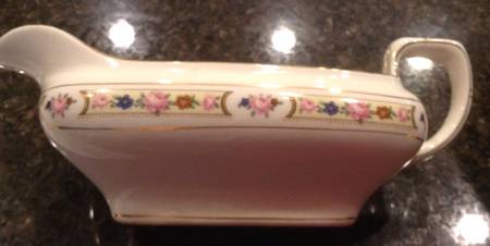 CRO192 Gravy Boat