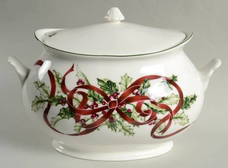 Winter Garland Tureen & Lid