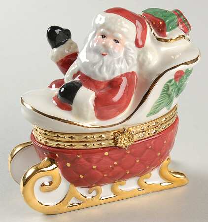 Winter Garland Figural Covered Box with Hinged Lid